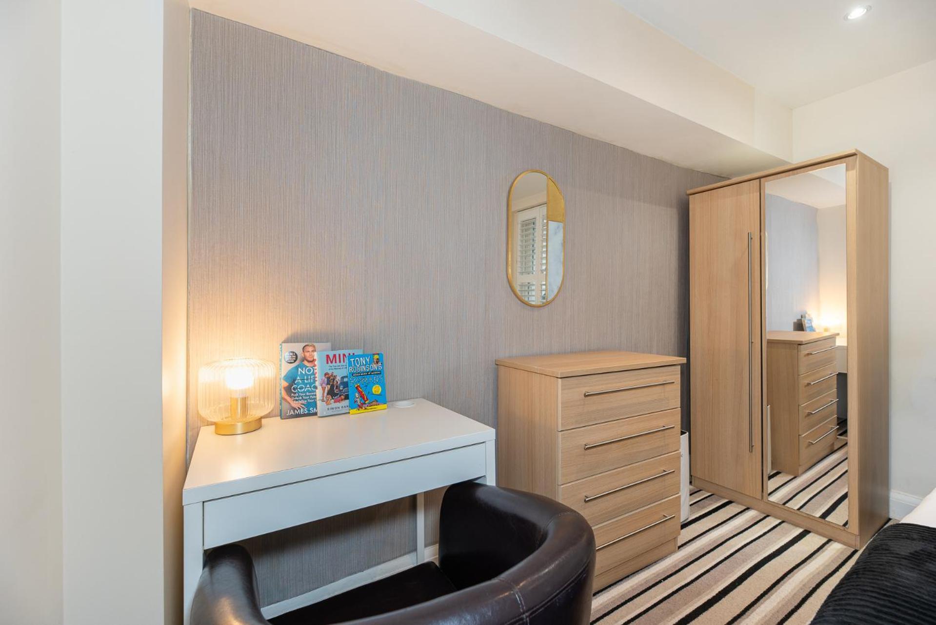 3 Bedroom Apartment With Private Terrace In Pimlico, Westminster, Victoria London Exterior foto