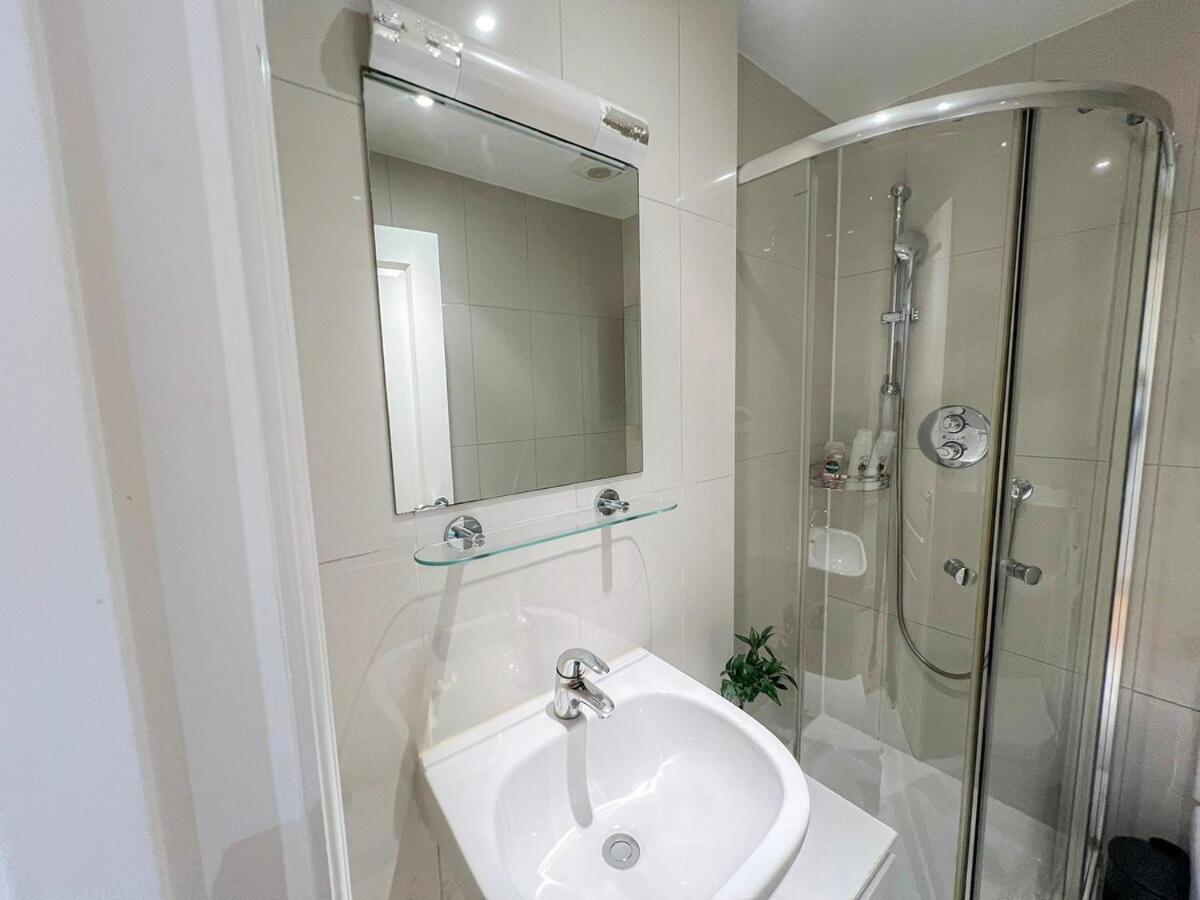 3 Bedroom Apartment With Private Terrace In Pimlico, Westminster, Victoria London Exterior foto